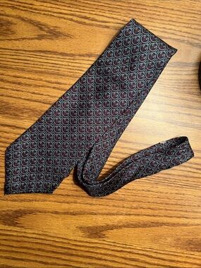 Hardy Amies 4” Vintage 100% Silk Woven Necktie